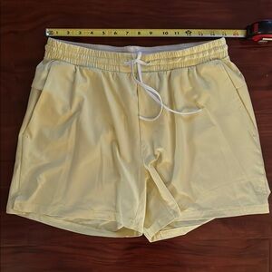 Lululemon M Butter Yellow Elastic Waist Running Shorts